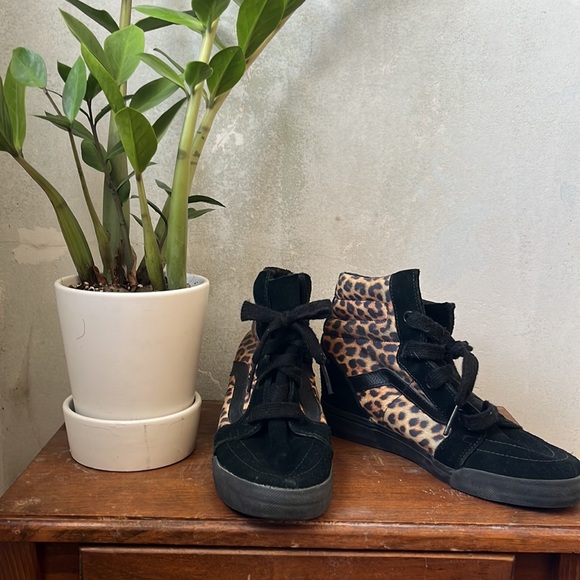 Vans Hightop Old Skool Cheetah and Suede Wedge Boots - Picture 3 of 7